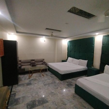Hotel Crown Plaza, Near Karachi Airport, Darul Sehat Hospital, Dow, Agha Khan And Liaqat Hospital Exteriör bild