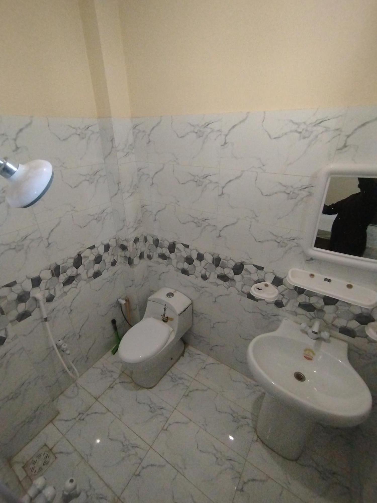 Hotel Crown Plaza, Near Karachi Airport, Darul Sehat Hospital, Dow, Agha Khan And Liaqat Hospital Exteriör bild