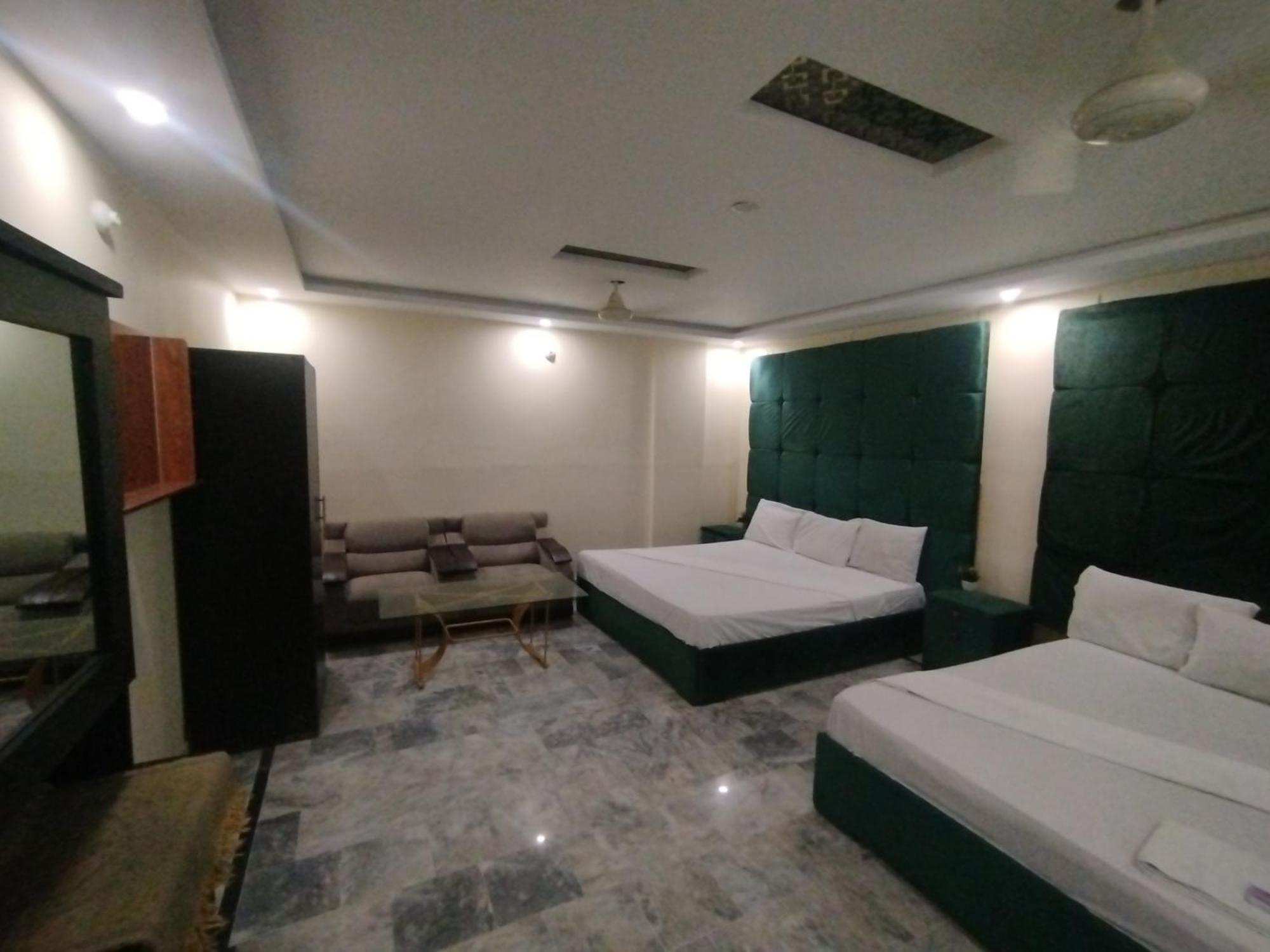 Hotel Crown Plaza, Near Karachi Airport, Darul Sehat Hospital, Dow, Agha Khan And Liaqat Hospital Exteriör bild
