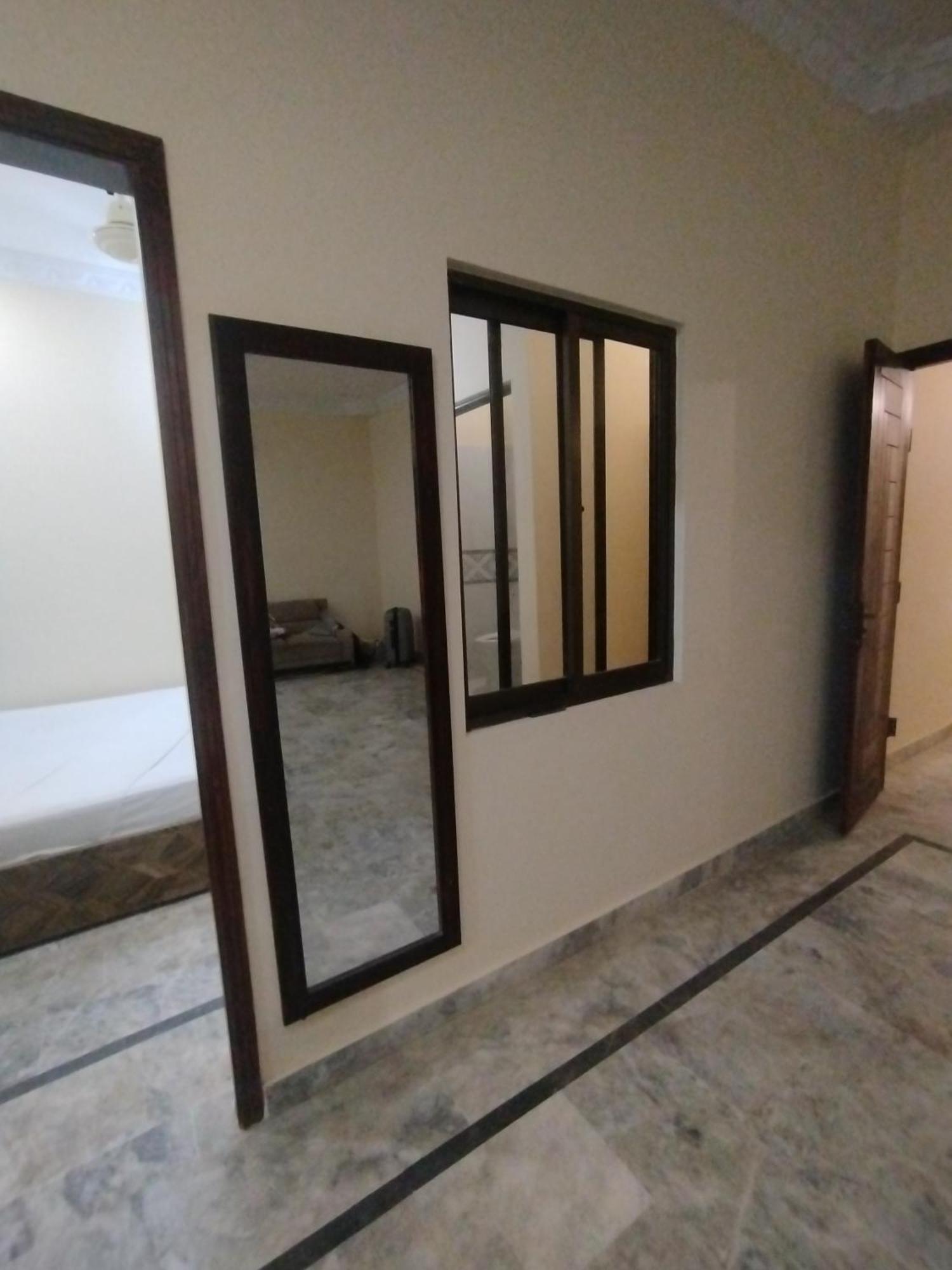 Hotel Crown Plaza, Near Karachi Airport, Darul Sehat Hospital, Dow, Agha Khan And Liaqat Hospital Exteriör bild