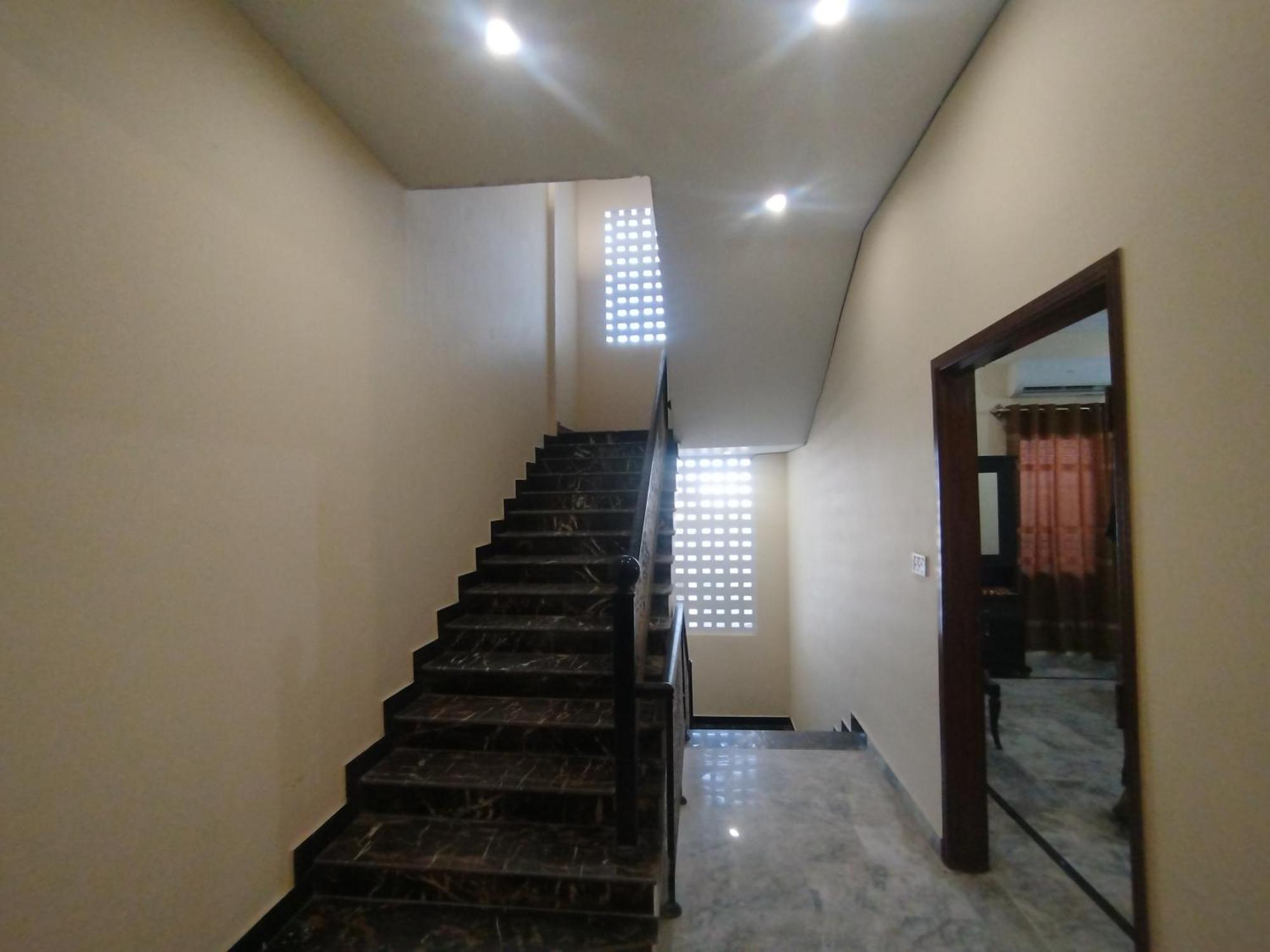 Hotel Crown Plaza, Near Karachi Airport, Darul Sehat Hospital, Dow, Agha Khan And Liaqat Hospital Exteriör bild