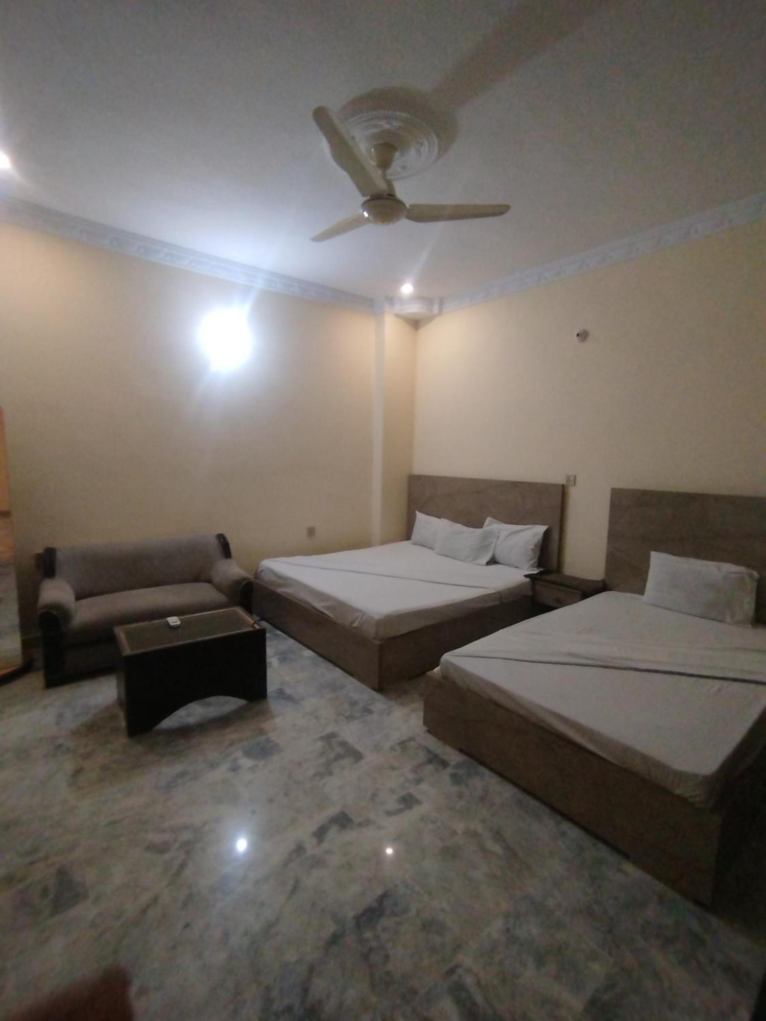 Hotel Crown Plaza, Near Karachi Airport, Darul Sehat Hospital, Dow, Agha Khan And Liaqat Hospital Exteriör bild