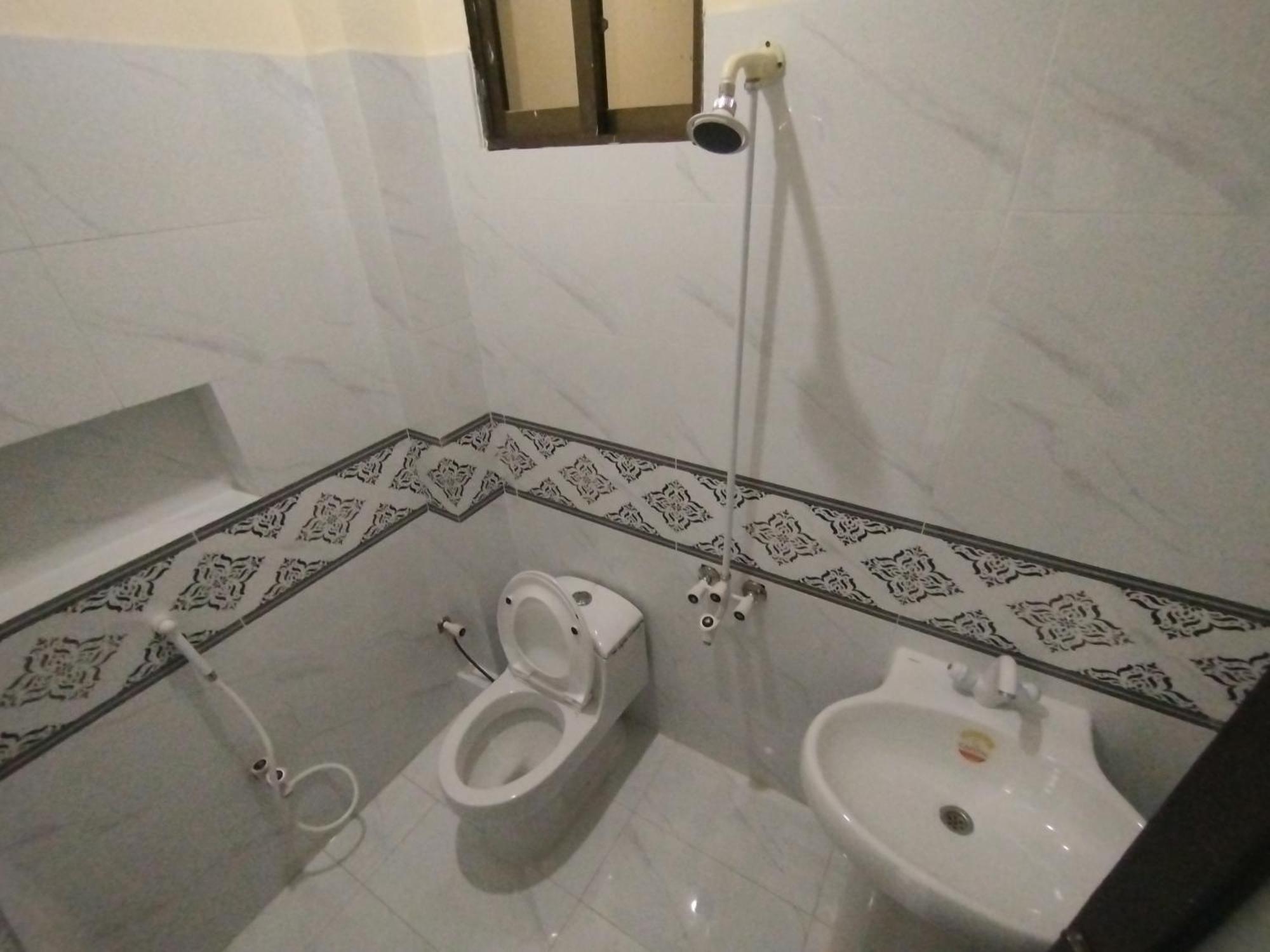 Hotel Crown Plaza, Near Karachi Airport, Darul Sehat Hospital, Dow, Agha Khan And Liaqat Hospital Exteriör bild